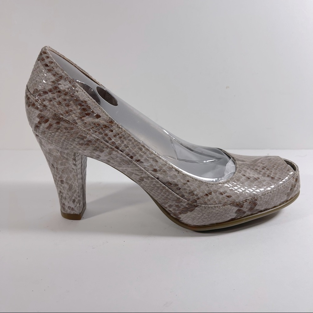 A2 by Aerosoles Heel Rest Snake Peep Toe #8.5 - Picture 2 of 9